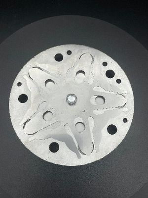 Pièces des véhicules à moteur adaptées aux besoins du client emboutissant des parties avec des dessins et des échantillons d'acier inoxydable