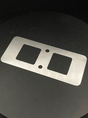 L'estampillage des véhicules à moteur adapté aux besoins du client partie la norme de la tolérance BS de 0.01mm