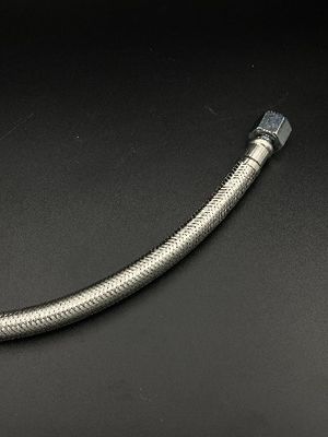 Le robinet de salle de bain à débit de 2,2 GPM partie une poignée à un trou