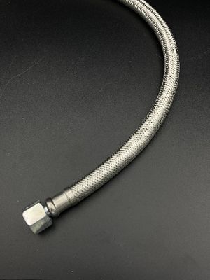 Le robinet de salle de bain à débit de 2,2 GPM partie une poignée à un trou